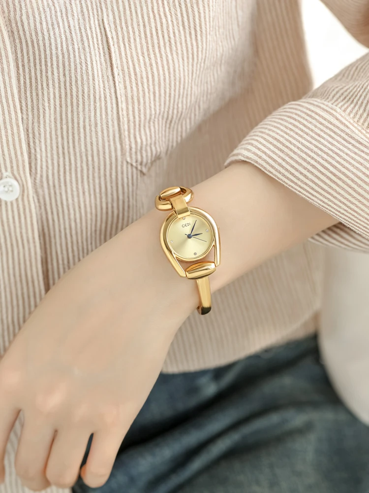 Elegante Damenuhr, Damenuhr, einfache und modische Armbanduhr für Studentinnen, dünne Armbänder, kleines und elegantes Geschenk für Frauen
