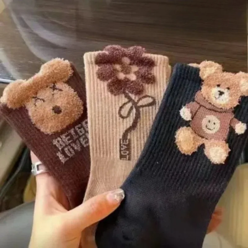 

Женские носки средней длины с мультяшным медведем, модные милые трехмерные носки с буквенным принтом, мягкие удобные повседневные носки