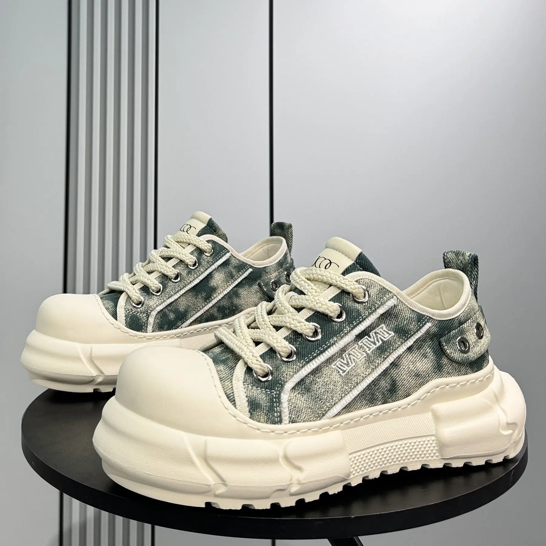 Board shoes men's 2026 new autumn breathable shoes men's dad shoes thick soled inner height casual shoes