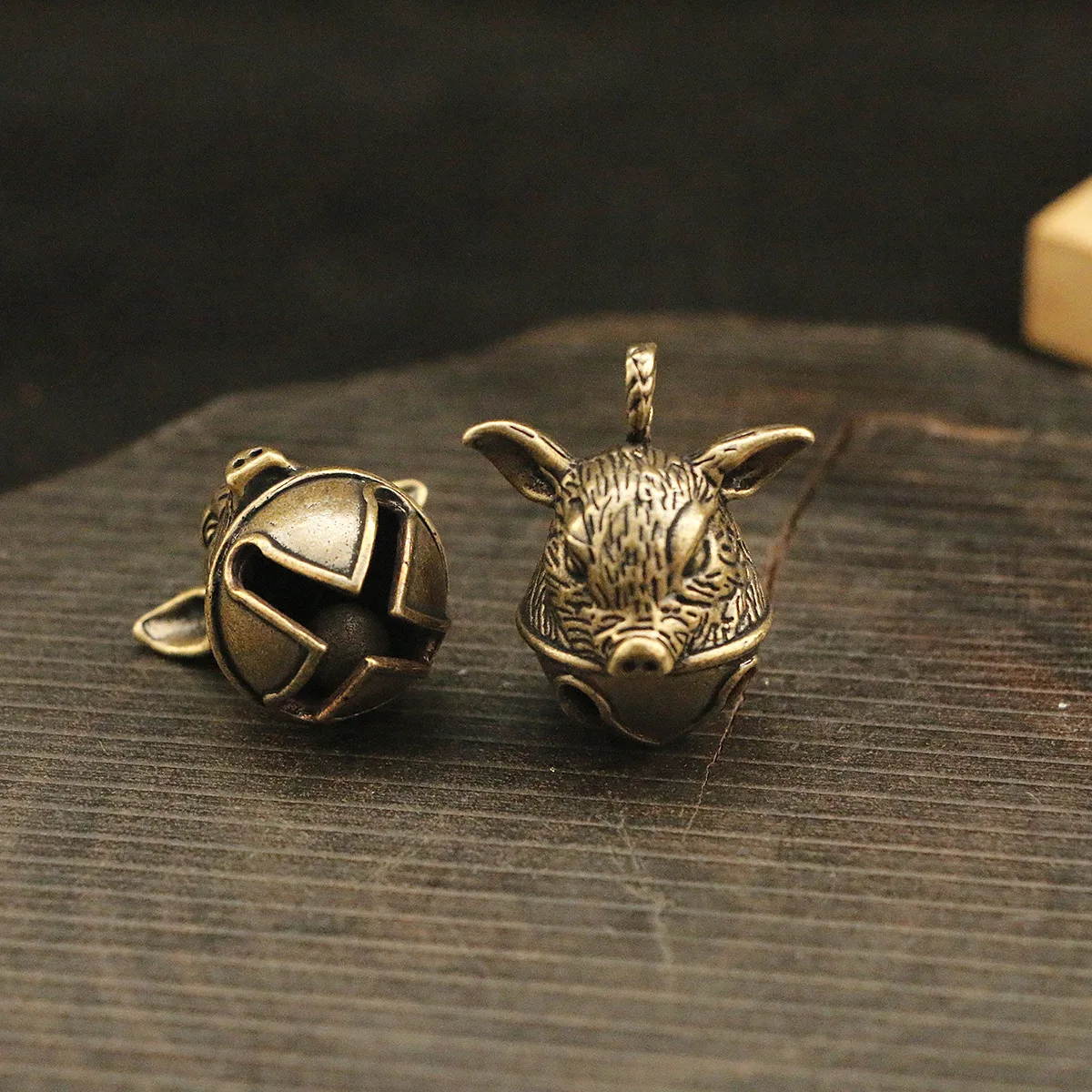 1/2Pcs Brass Pig Head Bell Keychain Creative Car Keychain Accessories
