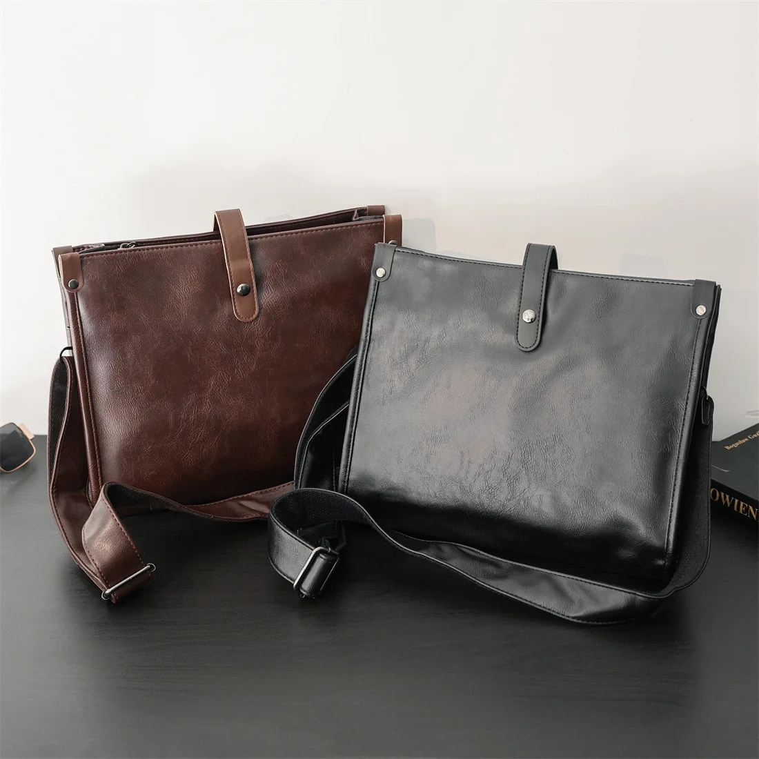 حقيبة كتف مربعة للرجال من جلد البولي يوريثان، متعددة الجيوب، سعة كبيرة لتخزين الكمبيوتر، حقيبة متقاطعة قطرية