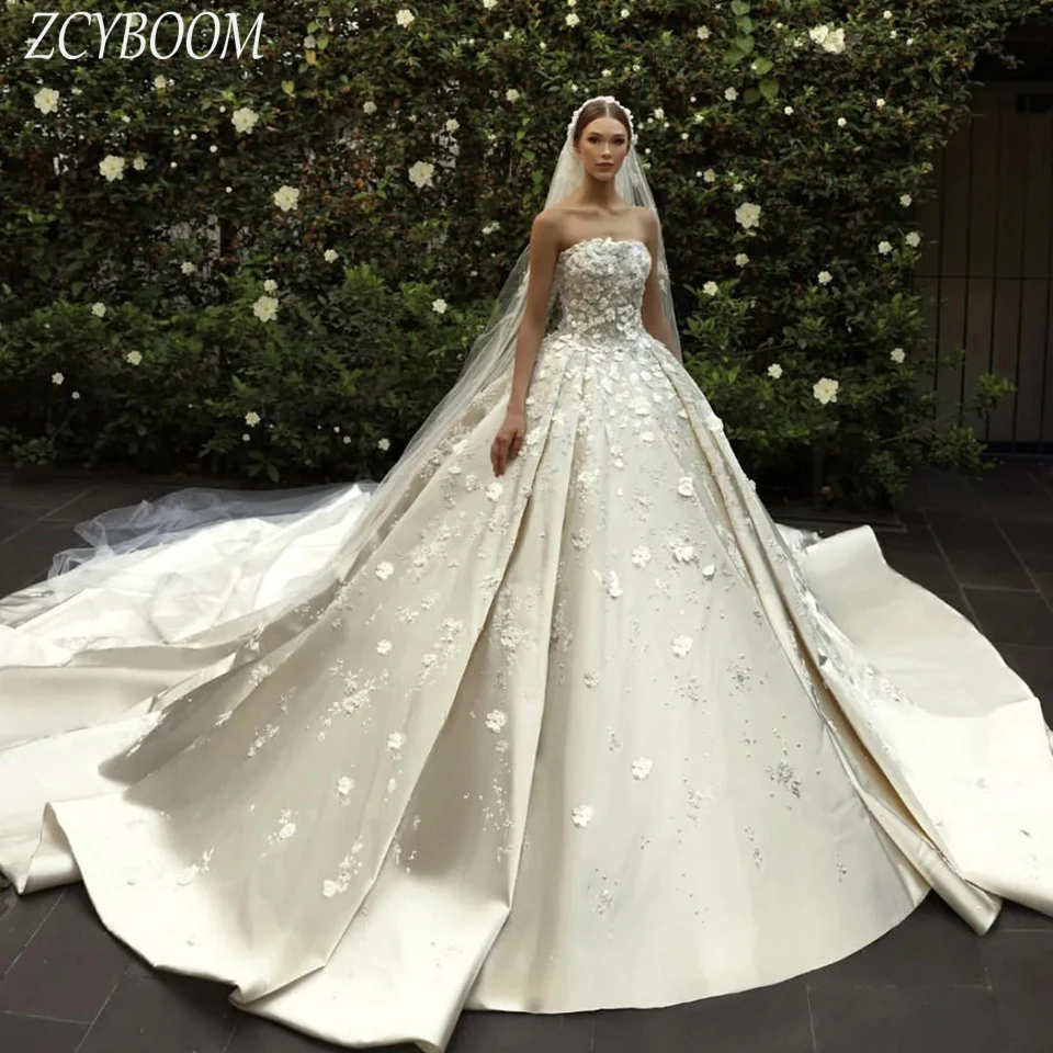 Customized Strapless Flowers Sequin Sleeveless Wedding Dress 2024 Ball Gown Floor Length Sweep Train Stain Lace Up Bridal Gown