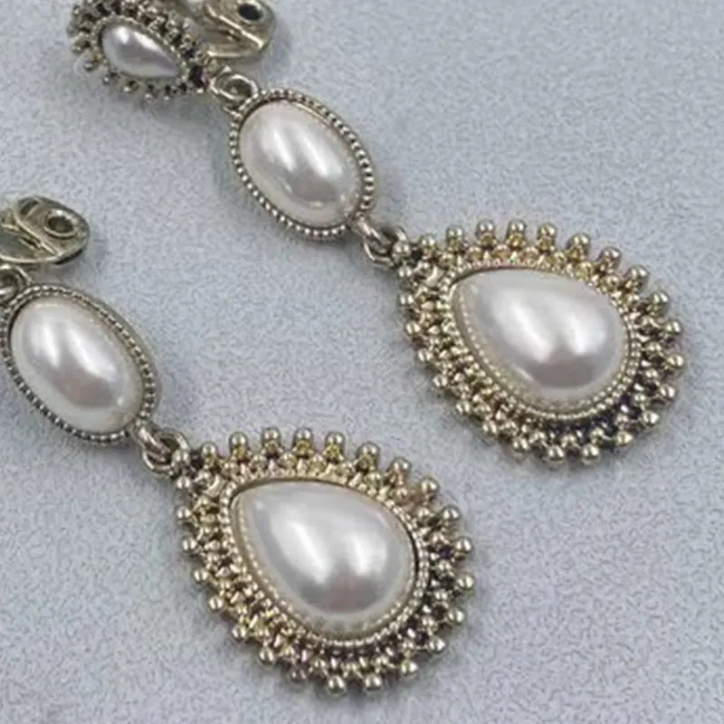 Vintage Water Droplet White Pearl Metal Long Ear Clip for Women Girl Retro Dinner Party Jewelry HUANZHI 2024 NEW INS