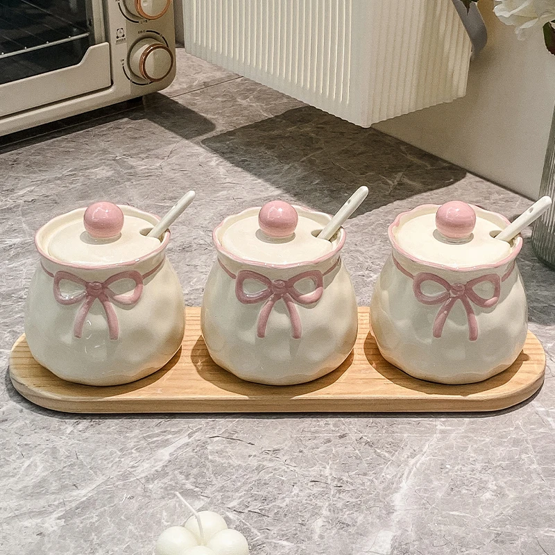 القوس السيراميك التوابل جرة منزلية جديدة عالية الجمالية الربط الملح شاكر مع غطاء مغرفة رائعة لطيف أدوات المائدة المطبخ