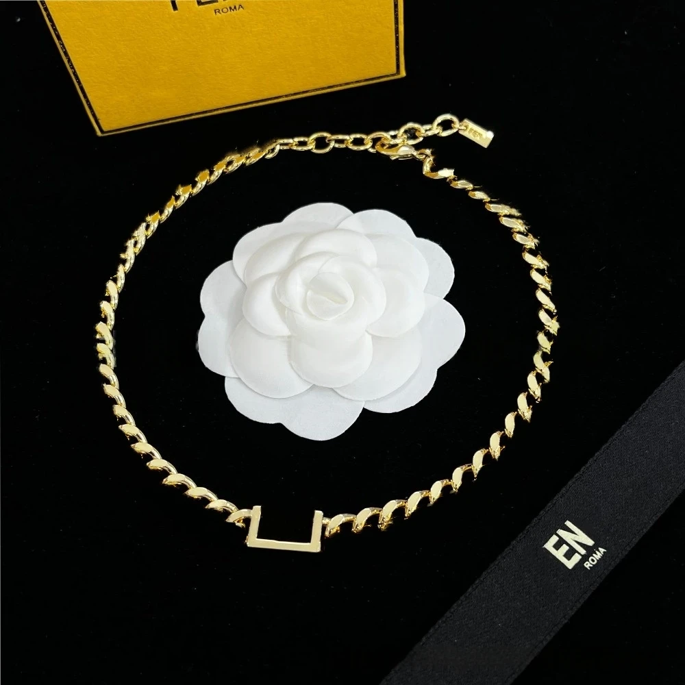 

2025 New Fen Necklace Retro Pendant High Temperament Suitable for Daily Wear