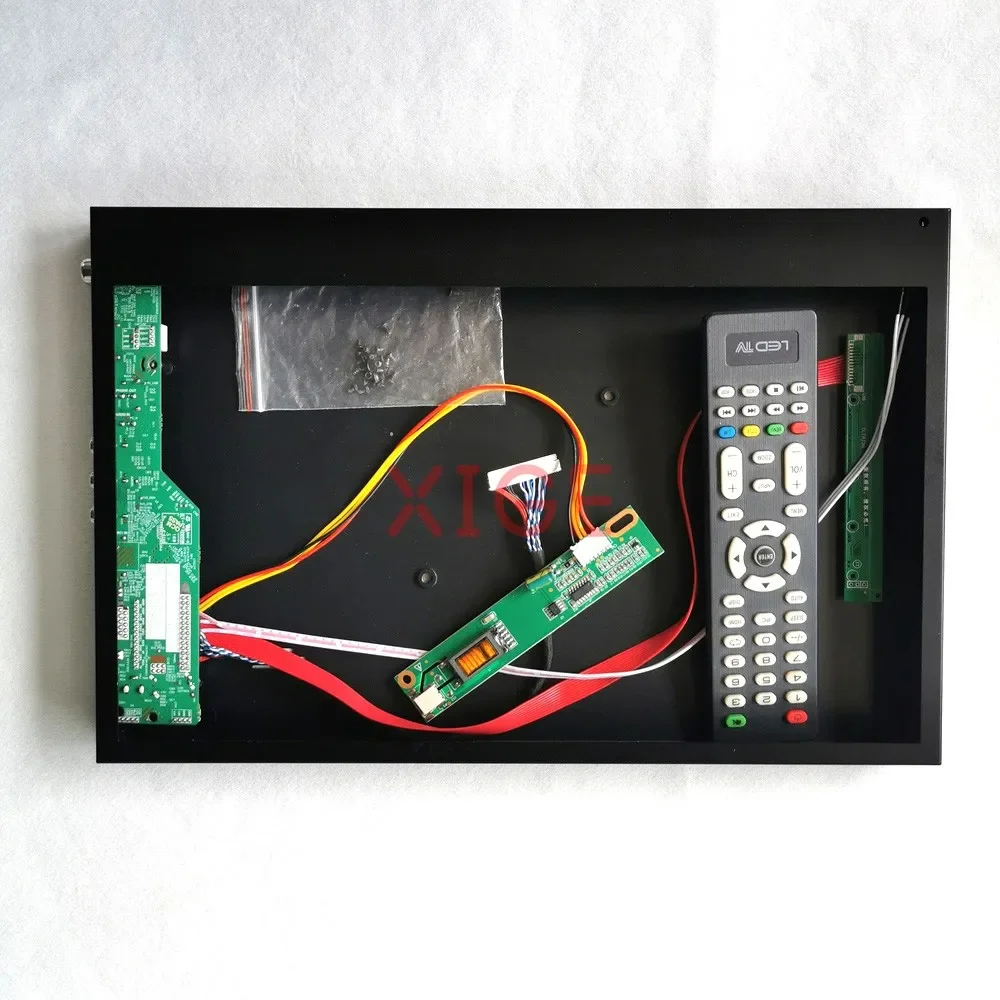 

LCD Screen Metal Case+Analog TV Driver Board Fit IAUX14 ITUX97C 30 Pin LVDS 15" 1600*1200 1CCFL VGA AV USB HDMI-Compatible Kit
