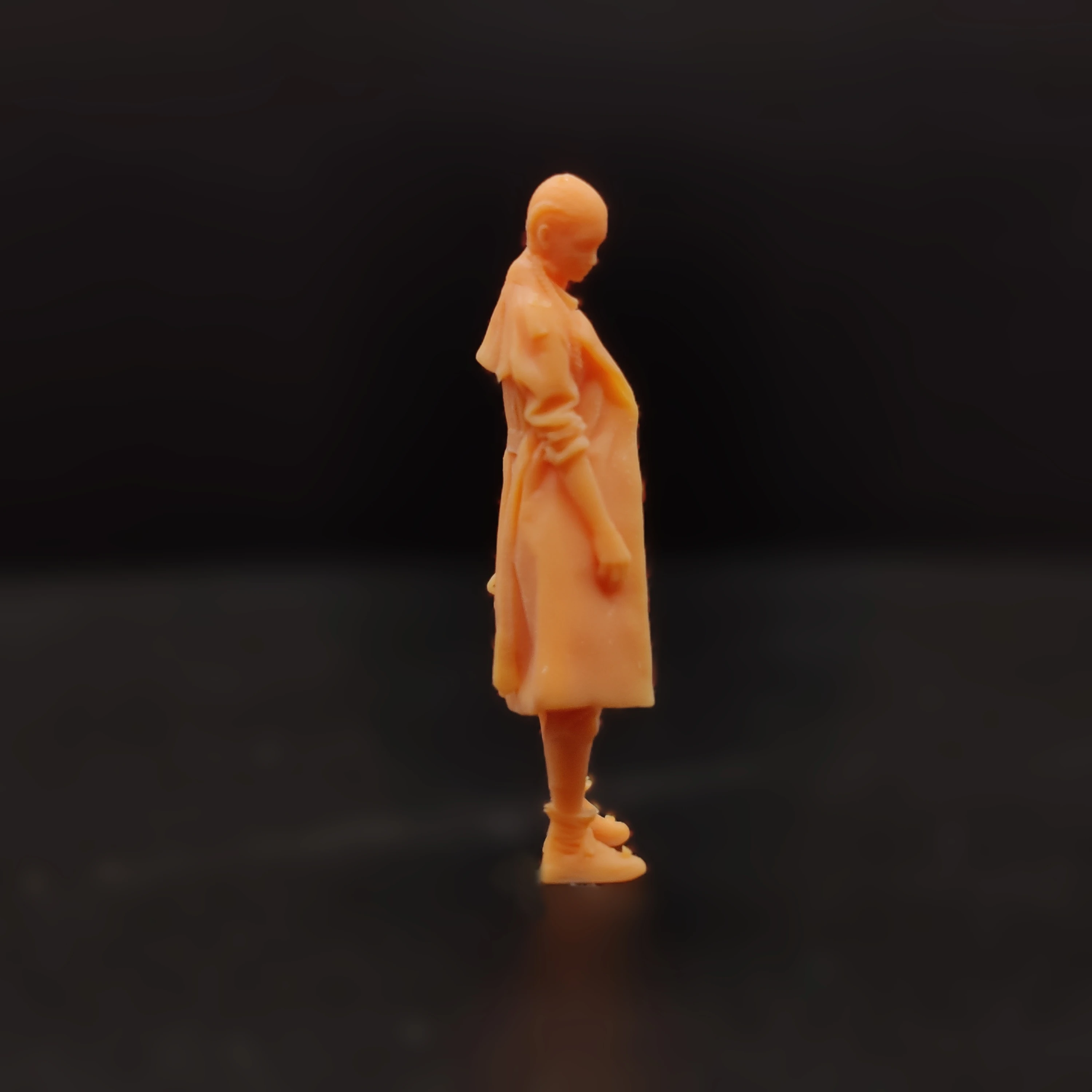 1/64 1/43 Figurines Scale Model Resin Girl with Long Coat and Dirty Braids Uncolored Miniatures Diorama Hand-painted T812