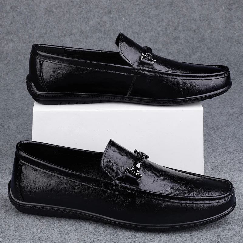 Summer New Men Casual Shoes Leather Mens Shoes Slip-on Dress Shoe High Quality Mens Punching Loafers Comfy Business Formal Shoes