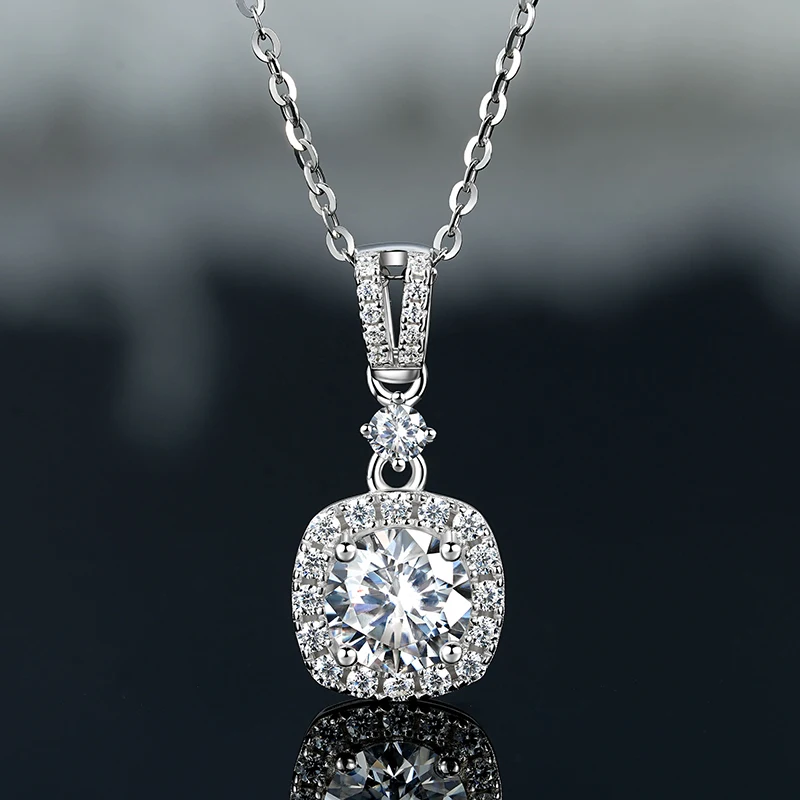 

IOGOU Real 925 Silver 6.5mm 1.0ct D Color GRA Certified Moissanite Diamond Square Pendant Necklace for Women Fine Jewelry 2026
