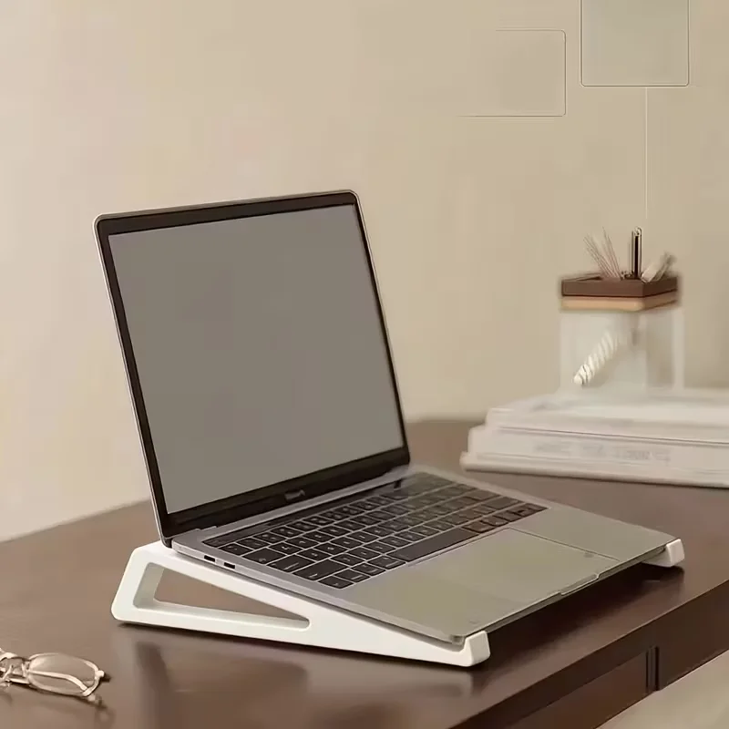 حامل كمبيوتر محمول مريح قابل للتعديل مع إمالة وتعديل الارتفاع - محمول لأجهزة MacBook والكمبيوتر الشخصي وتصميم بسيط