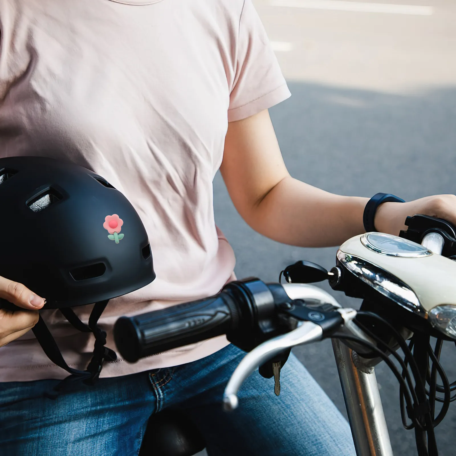 

6Pcs Fashionable Tail Stickers for Electric Bike Decor Hat Accessories with Flower Horns Cool Stick on Decals for Motorcycle