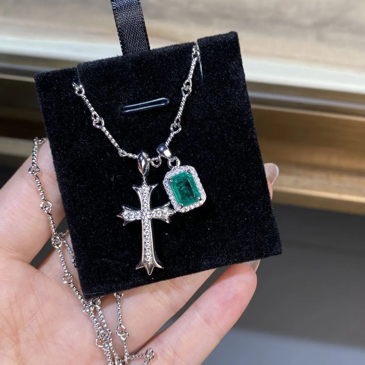 

S925 Sterling Silver Necklace, Emerald Green Cotton Wool Collarbone Chain, Popular Cross-border Item in Europe and America