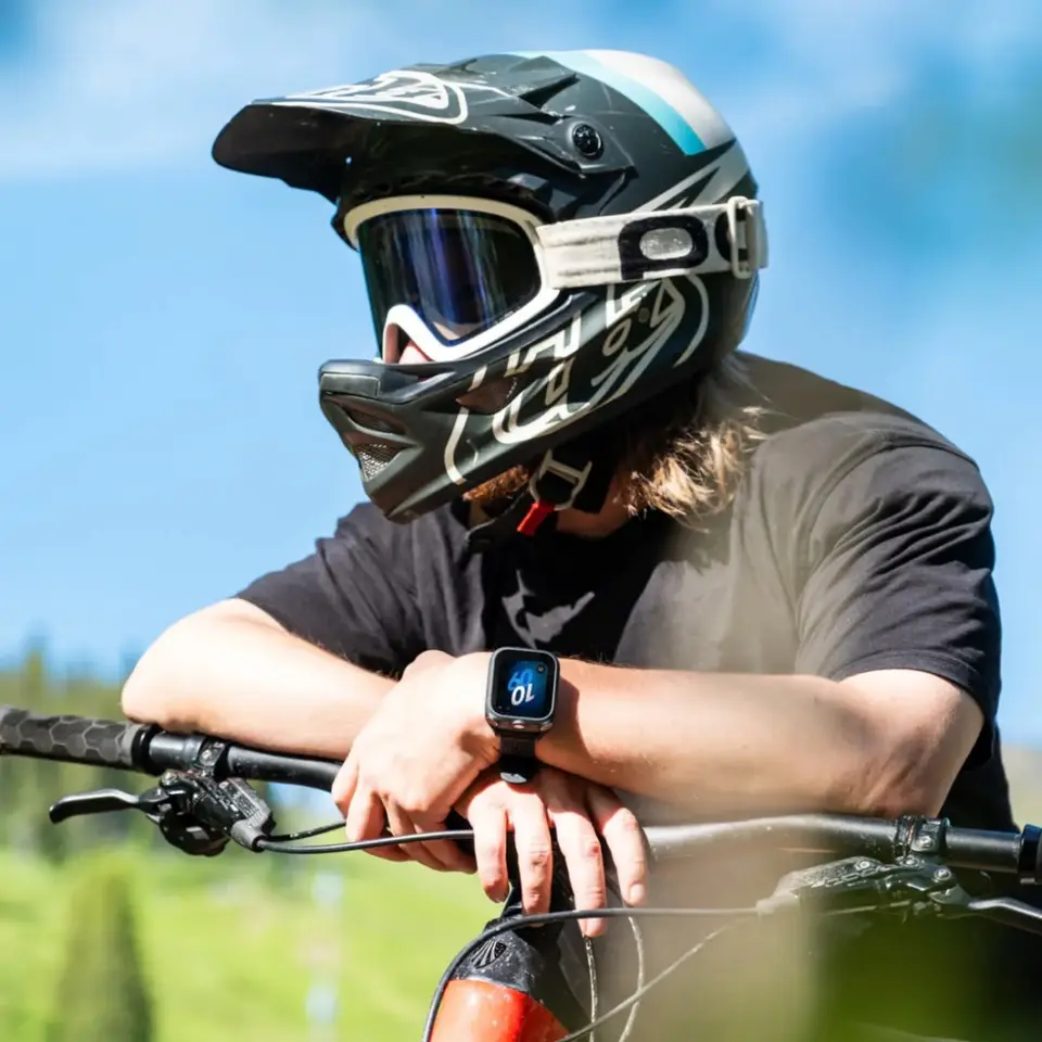 جهاز تحكم عن بعد بمعاينة GPS مع ميكروفون مدمج من Insta360 - 6