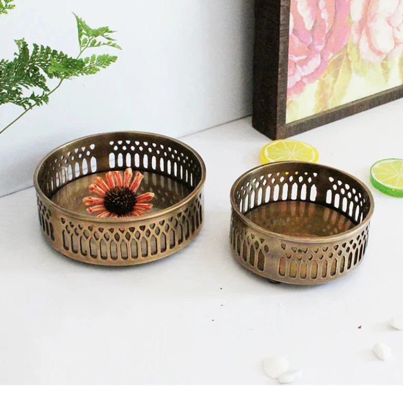 

Латунный поднос ручной работы для хранения, декоративная тарелка, ювелирные изделия, форма для торта Dim Sum, десертная тарелка, блюдо с фруктами, подносы для закусок