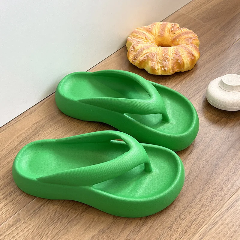 Tongs antidérapantes pour hommes et femmes, chaussures de Couple EVA respirantes avec des trous pour envelopper la cheville, pantoufles de plage, nouvelle tendance 2023