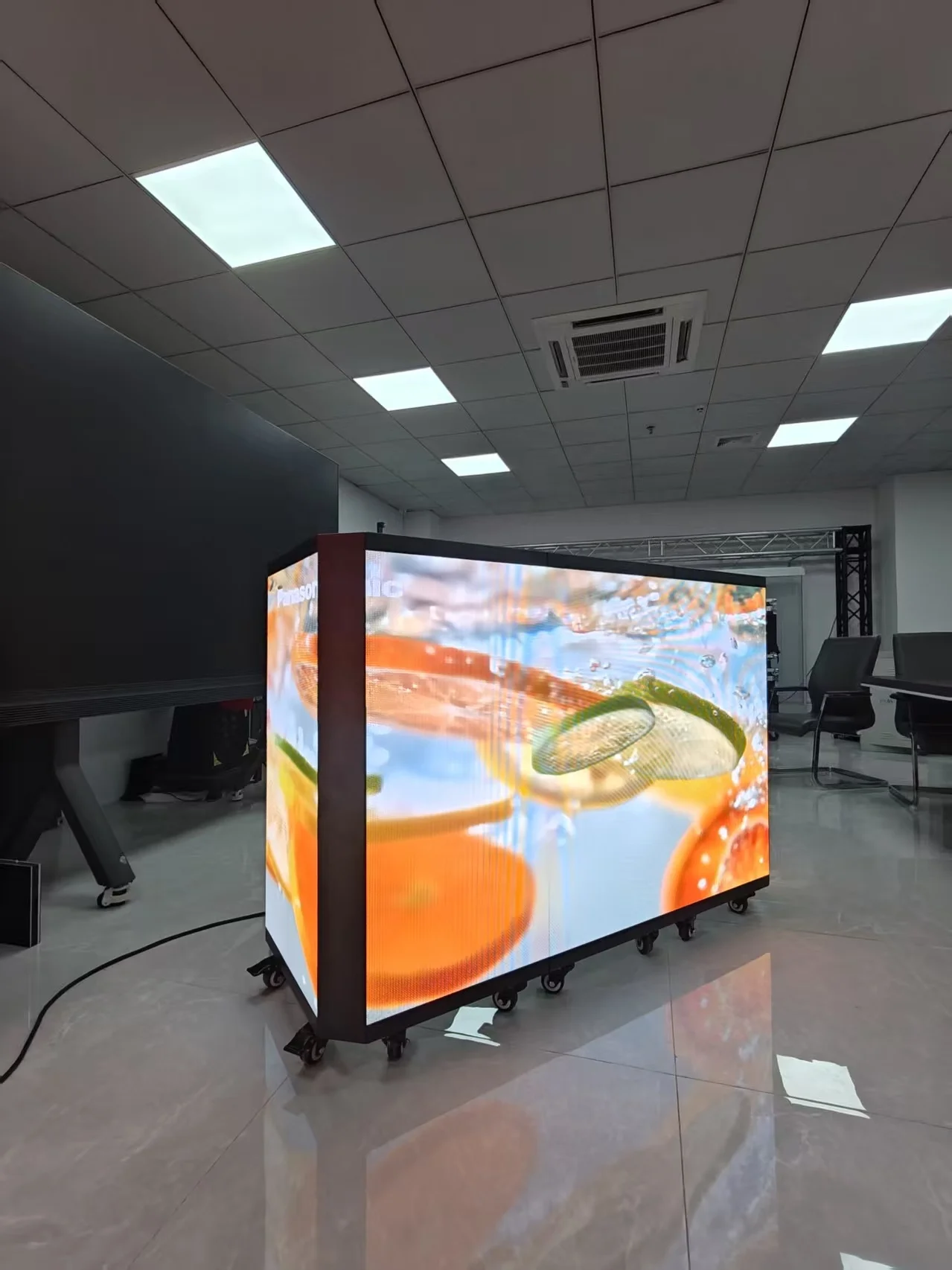 Full Color High Quality Foldable Curved LED DJ Booth Full Color Electronic Music Festival Night Bar Dj Booth Led Display