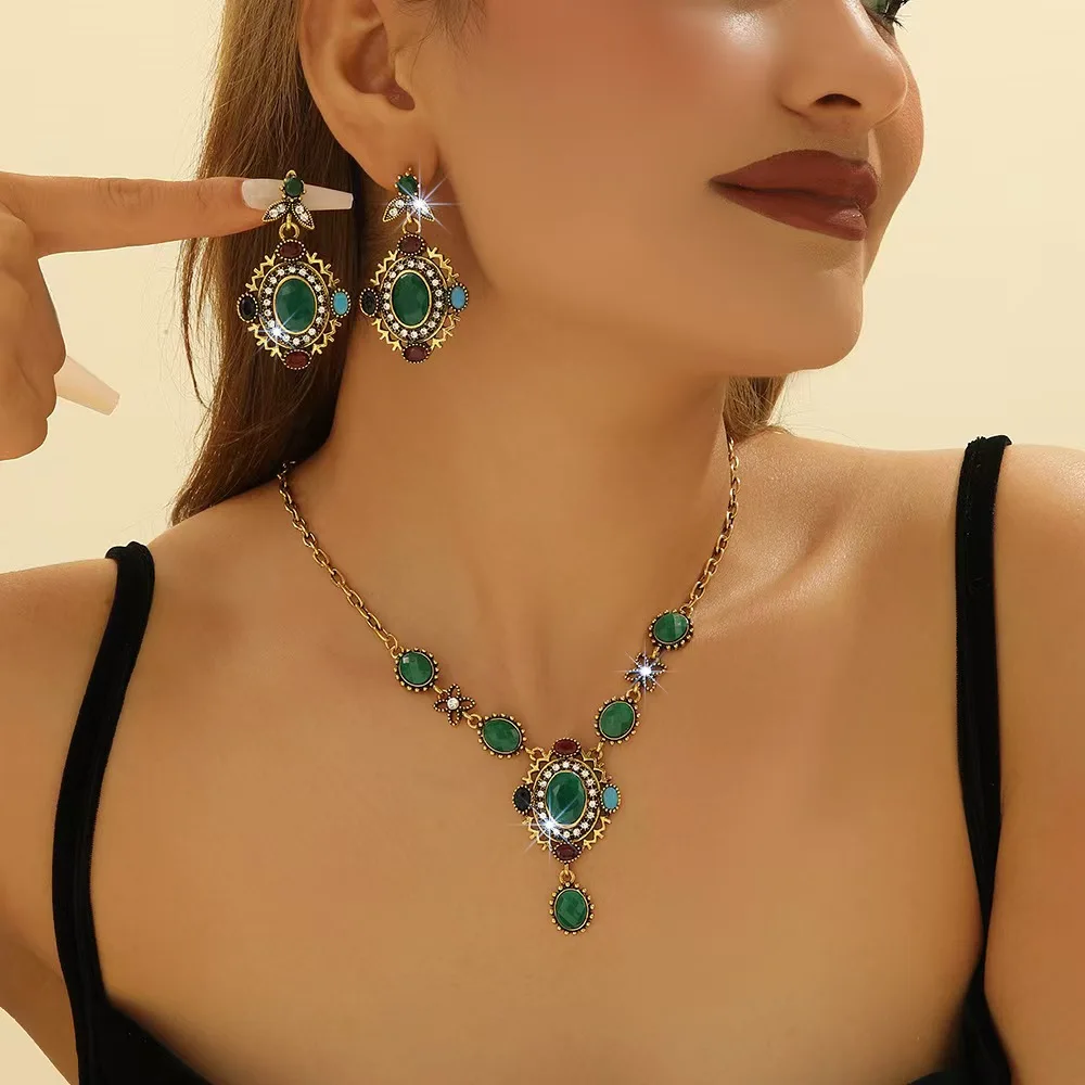 Vintage high-end Bohemian colored resin alloy necklace earrings two-piece set accessories in stock