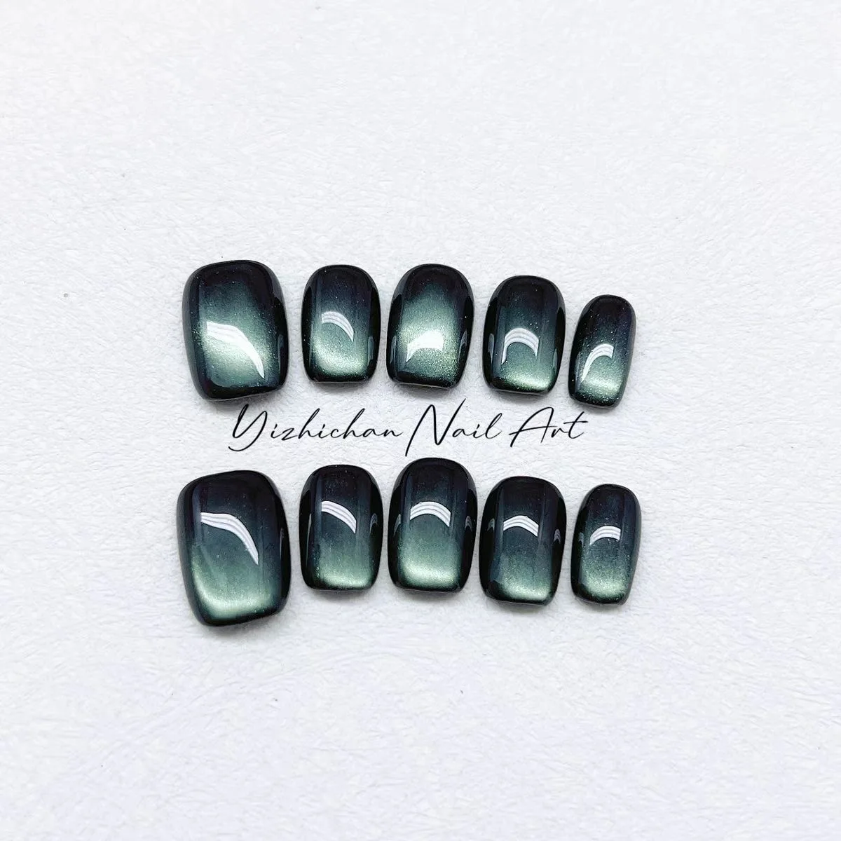 Gradient Green Glossy Short Square Fake Nails Cat Eyes Design Press on Nail Tips for Women And Girls False Nail Art