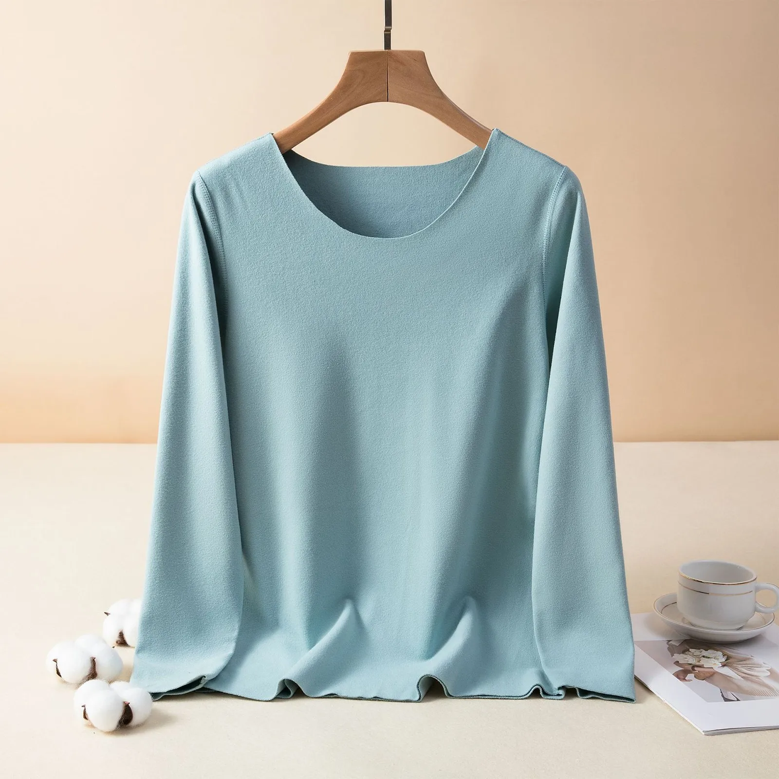 

Women's Solid Color Round Neck Long Sleeved Warm Base Pullover Soft and Comfortable Fall and Winter Interior Top Sleeping Cloth