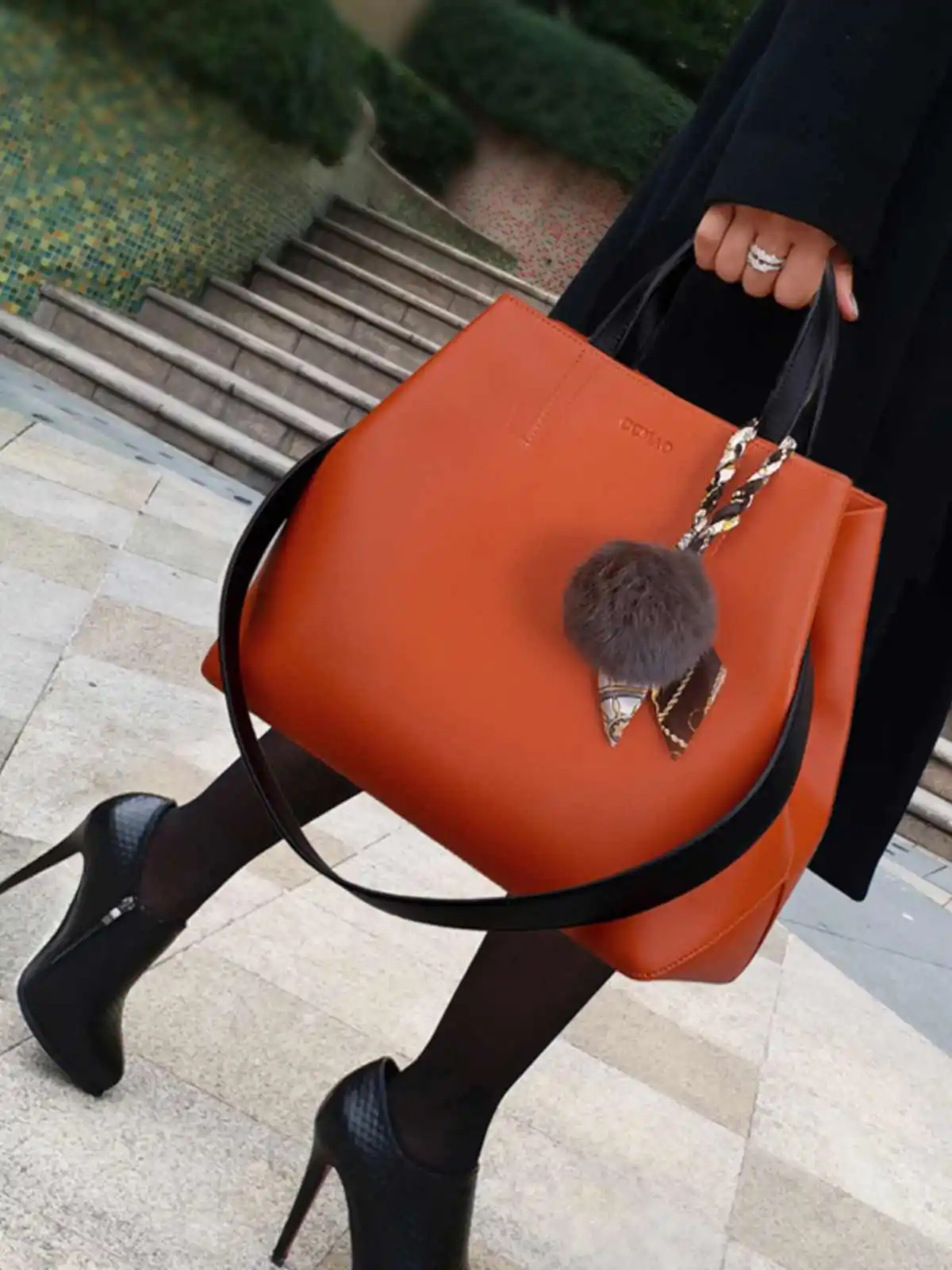 Women's Large Capacity Bucket Bag Spring/Summer New Style Wide Shoulder Strap Orange Handbag Single Shoulder Bag