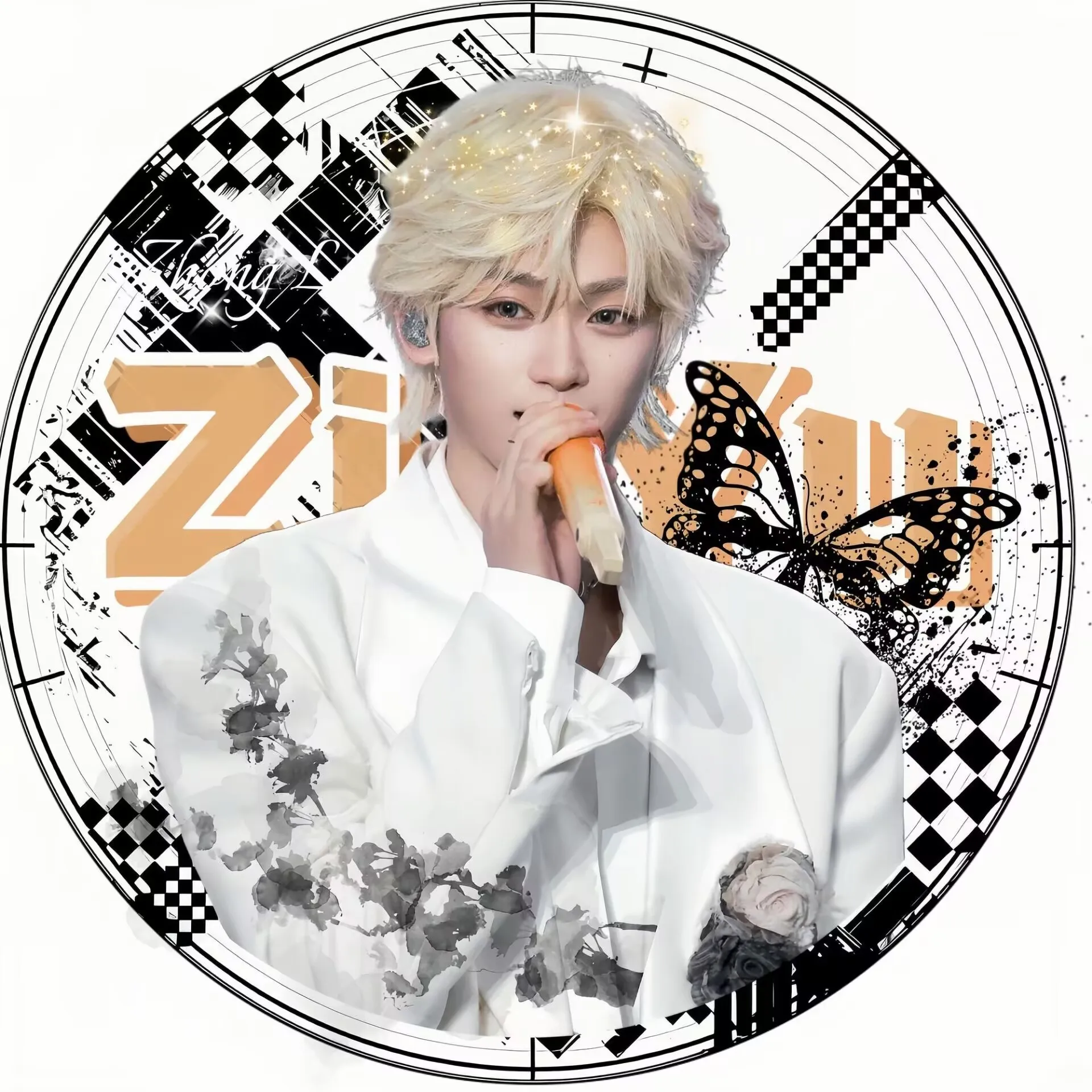 

"Reverse love"cute and good-looking tinplate schoolbag pendant with round badges around Ziyu is a super popular gift for friends