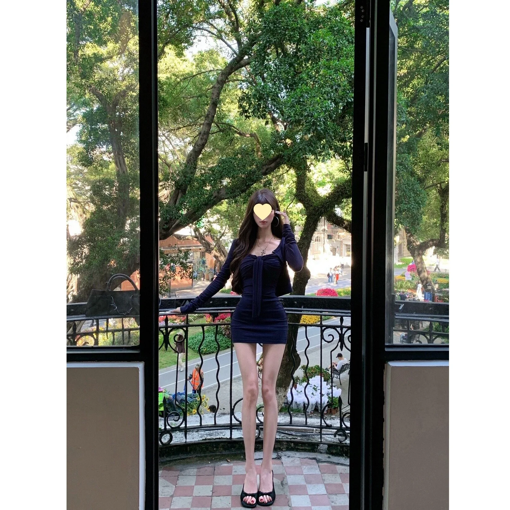 Sexy Skin-Tight Blue Sweater And Skirt Set with Chest Pad Women's Fashionable Slim Fit Long Sleeve T-Shirt Style Print Design