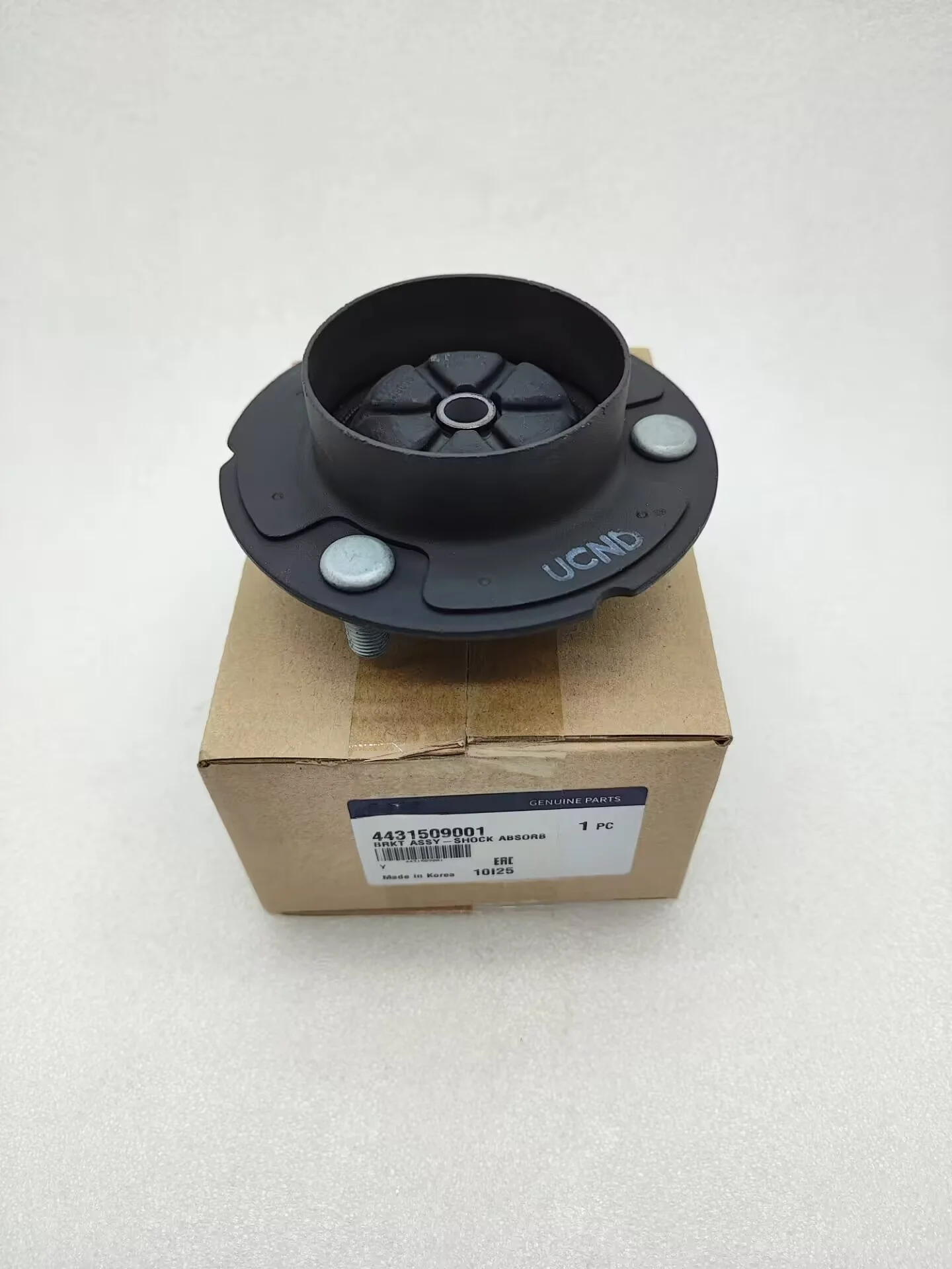 Genuine New shock Absorber Upper Bracket  For Ssangyong Rexton Actyon Kyron 4431509001