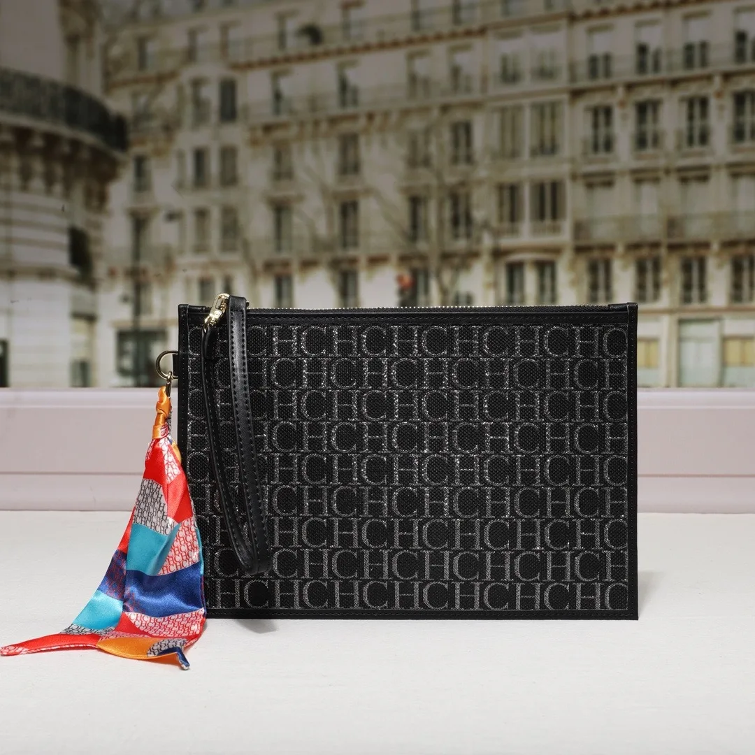 حقيبة يد نسائية على طراز Carolina Herrera مع تصميم بنمط أبجدي كاجوال ومتعددة الاستخدامات #1