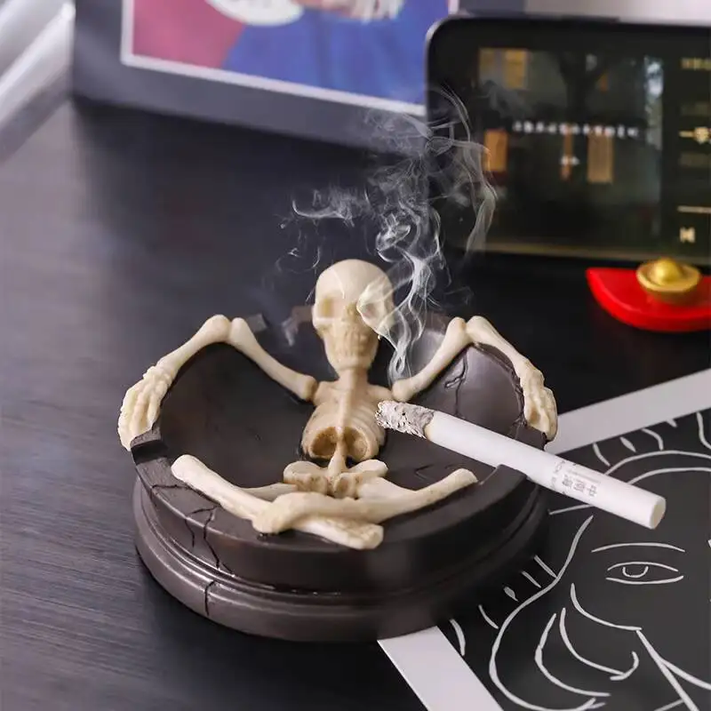 Quirky Skull Human Ashtray For Home Living Room, Creative And Unique Office Studio Coffee Table Desktop Decoration Ornament