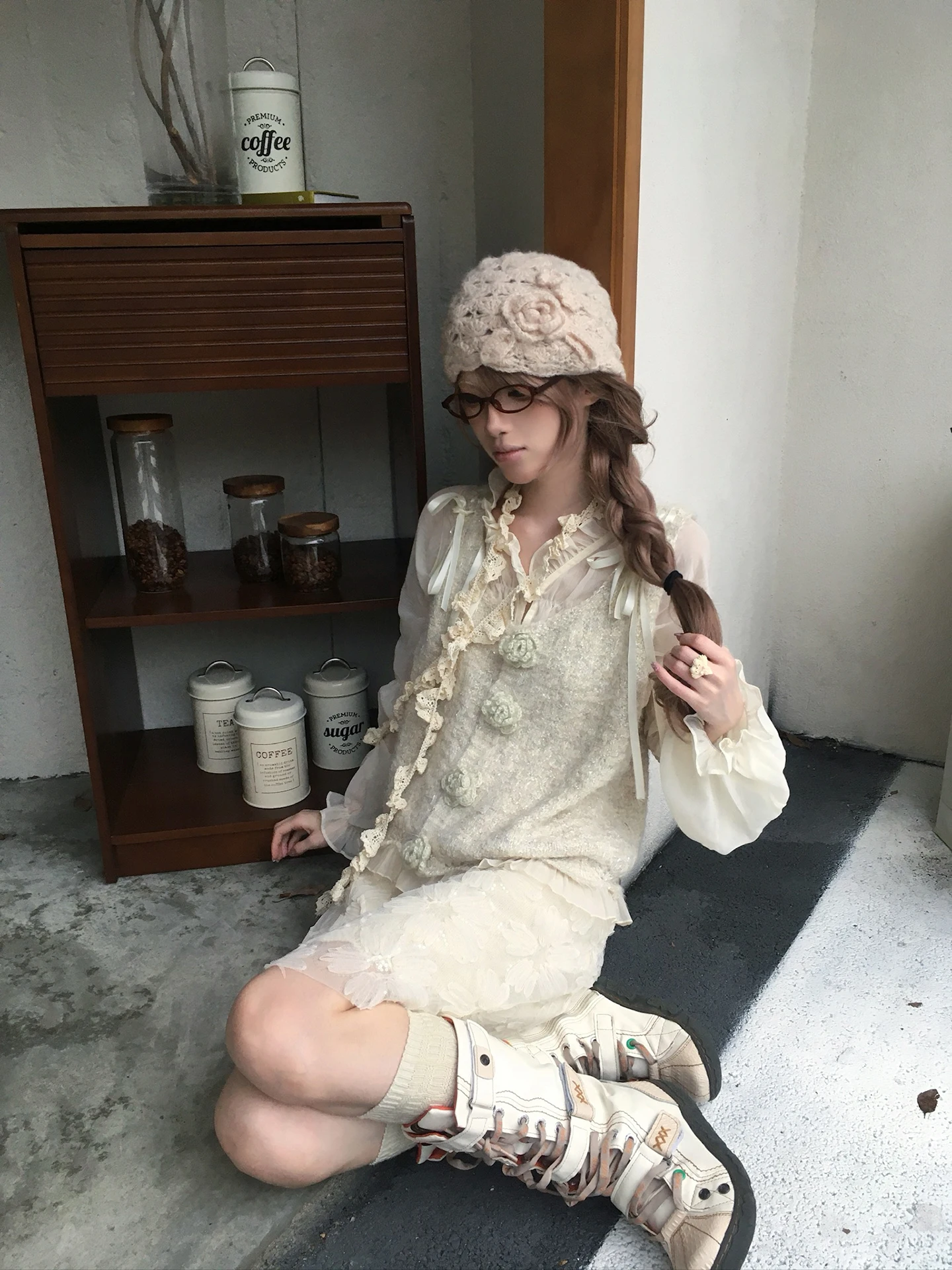 Thickened Knitted Sweater Vest Women's Autumn Winter Fashion Sweet Style Button Splice V-neck Bubble Pineapple Oil Retro Apri...