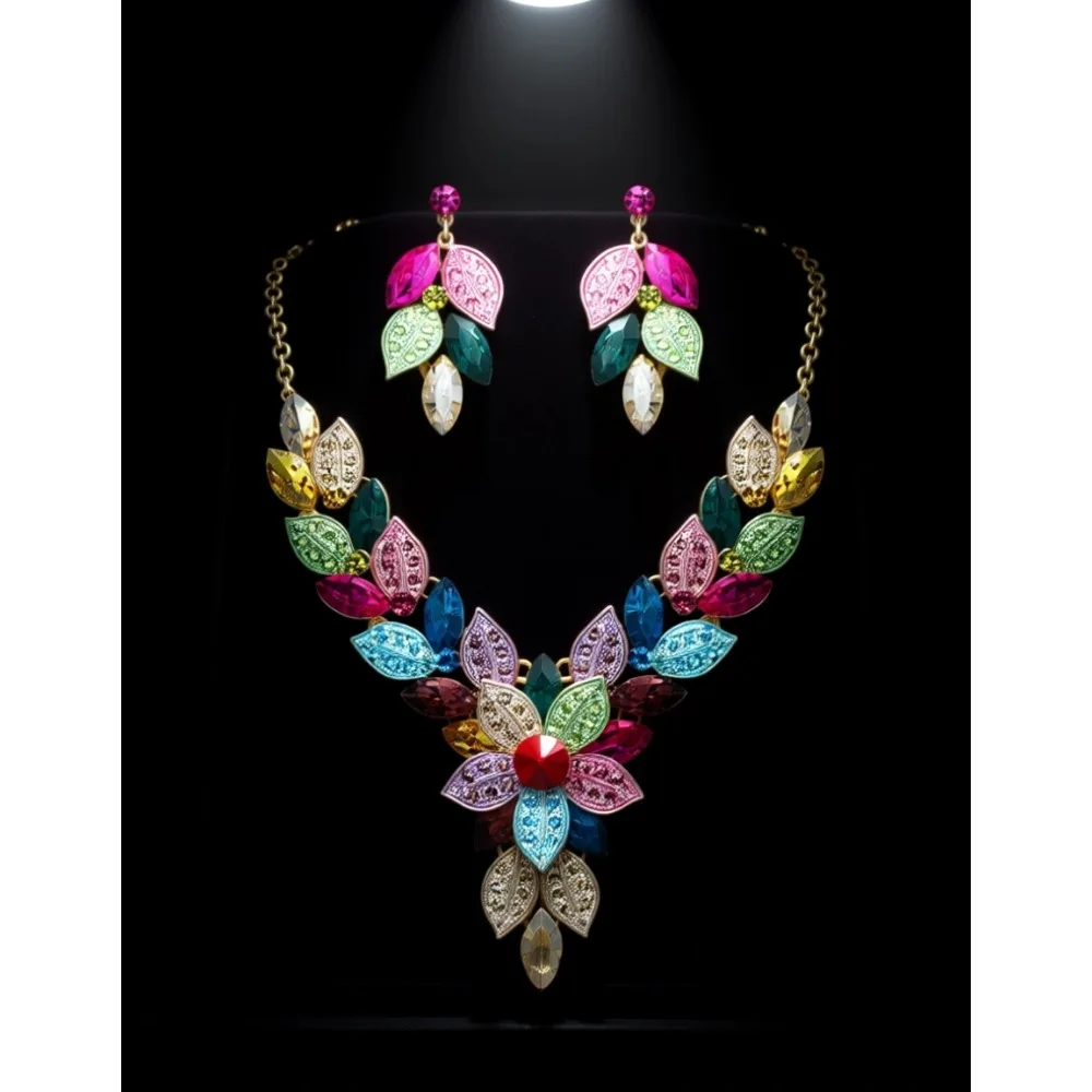 

Комплект украшений для невест: колье и серьги с кристаллами и цветочными листьями