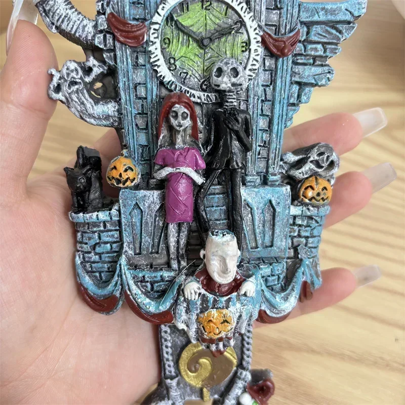 Jam Liontin Mainan Dekorasi Mimpi Buruk Sebelum Natal Disney Anime Action Figure Desktop Ornamen Koleksi Hadiah