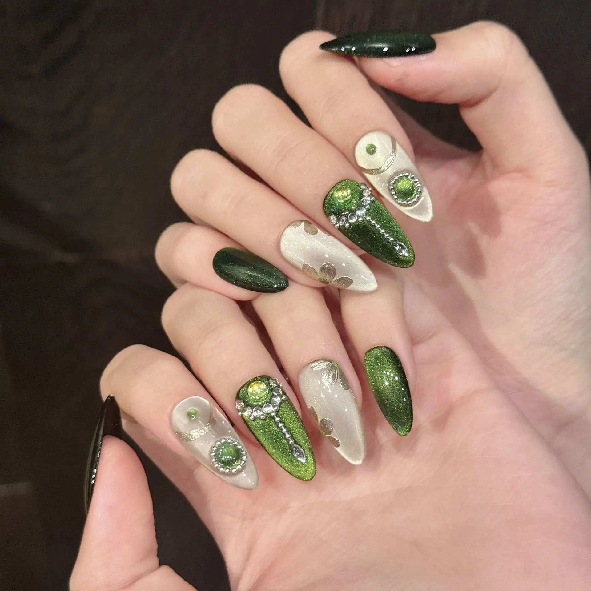 

YH001-44 Handmade 10pcs Press on Nail Melbourne Green Cat Eyes, high-end and niche fake nail patch
