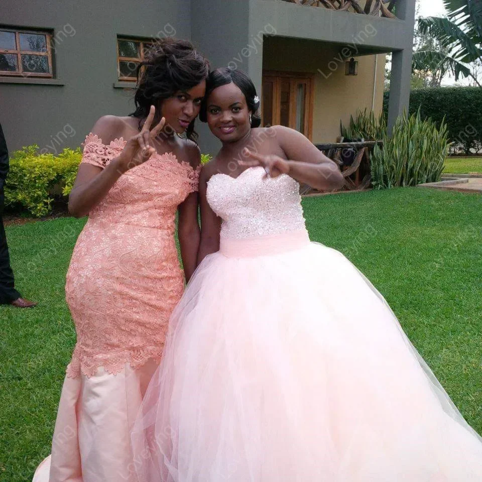 사용자 정의 인기있는 연인 파란색 장식 조각 흑인 여자 웨딩 드레스 가운 드 결혼 S 볼 가운 라이트 핑크 신부 가운