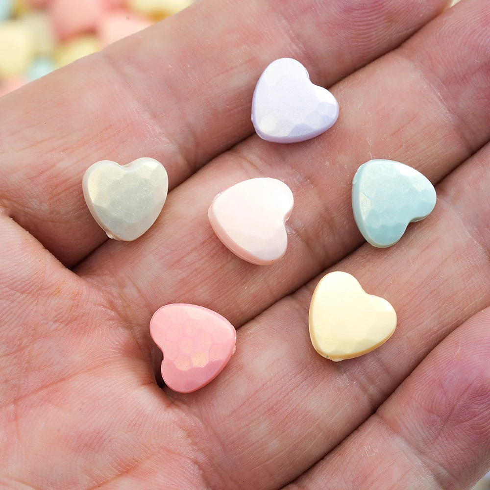 30 Uds. Cuentas facetadas acrílicas de Color macarrón con forma de corazón y agujero recto, cuentas sueltas para fabricación de joyería, collar y pulsera DIY