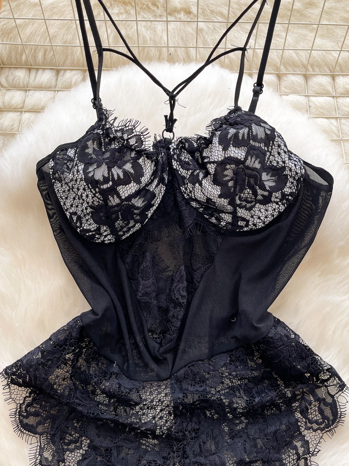 Foamlina المرأة مثير بودسوت/ بدلة الجسم المصنوعة من الدانتيل الملابس الداخلية الأسود السباغيتي حزام انظر من خلال بقماش شفاف حللا وزرة رقيقة جدا لا منصات