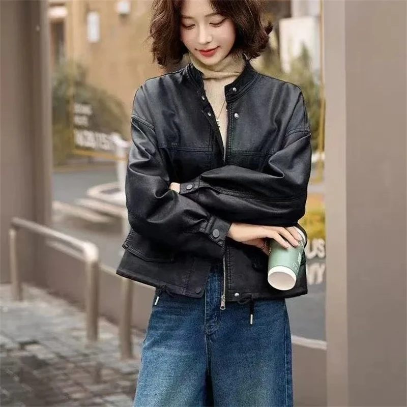 Novos casacos de imitação de couro feminino solto inverno grosso mais veludo curto jaquetas de couro velo destacável malha casacos com capuz