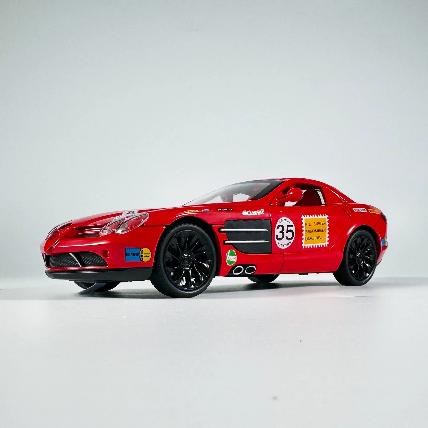 1:24 modelo de carro esportivo slr de liga de alta qualidade, som e luz legais, melhor colecionável para amantes de carros, presentes de natal