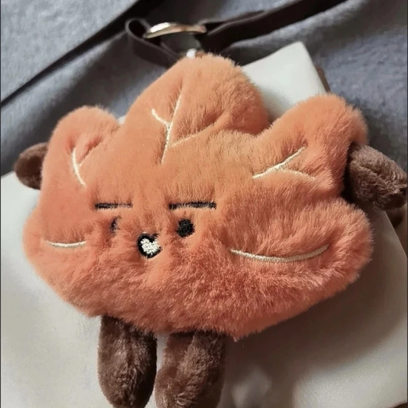 ตุ๊กตาใบไม้การ์ตูน ของเล่นตุ๊กตาใบเมเปิล ของขวัญยอดนิยมสำหรับเด็ก ของตกแต่งห้อยกระเป๋าเป้ ตุ๊กตาน่ารักสร้างสรรค์ ของขวัญตุ๊กตา