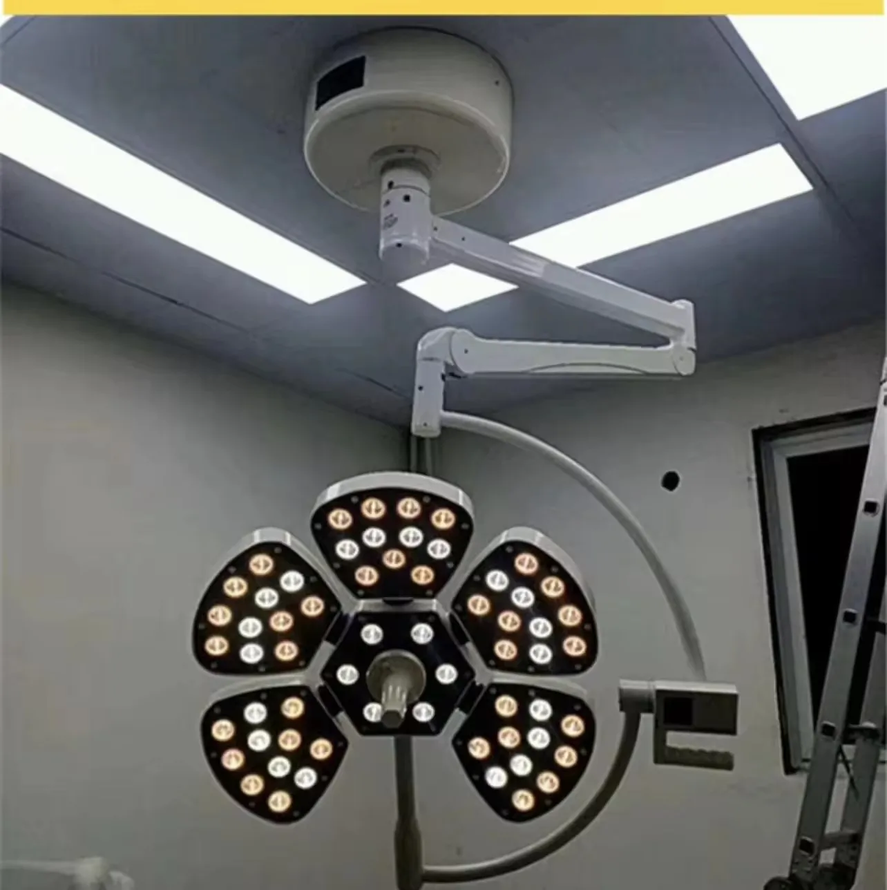 Factory Price 500 5 pearls surgical shadowless light LED ceiling operation lamp device for operating room