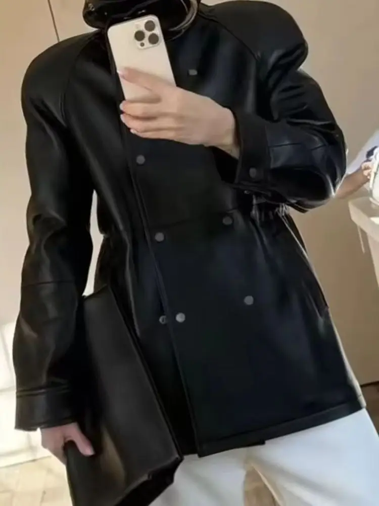 Jaket Kulit Wanita Model Kasual Streetwear Panjang Sedang, Kerah Tegak Kancing Dua Baris, Lengan Panjang, Hiasan Saku