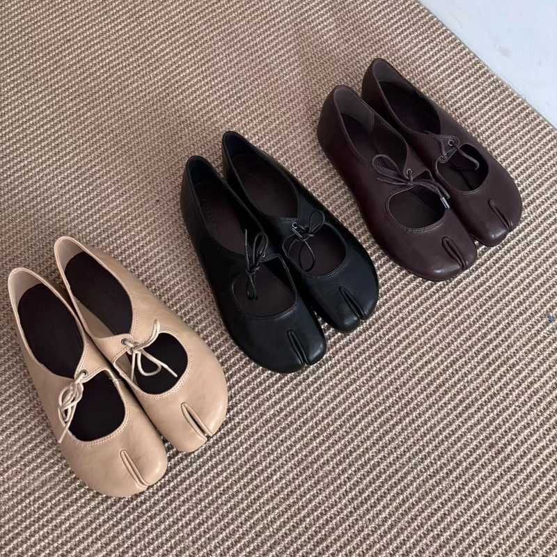 

SUOJIALUN/2026, новые брендовые женские туфли на одной платформе, модные женские повседневные туфли Мэри Джейн с разрезом на плоском каблуке, модельные туфли-лодочки