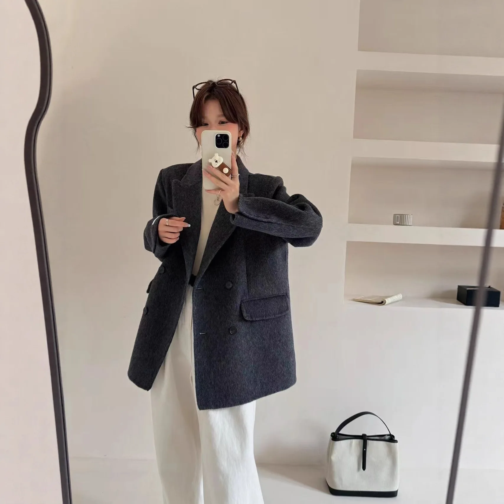 بدلة بياقة متوسطة الطول مصممة للنساء معطف صوفي مزدوج الوجه مزدوج الصدر معطف أنيق للخريف والشتاء