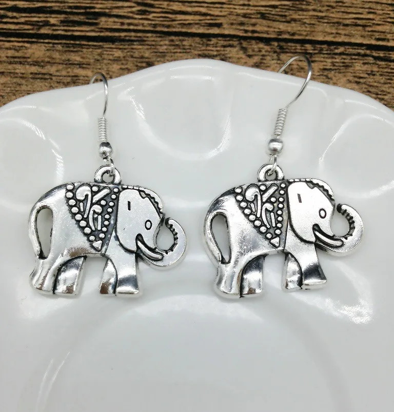 Hot Sale Retro Tibetan Silver Elephant Earrings Earrings Wholesale AliExpress Amazon ebay XZ4301