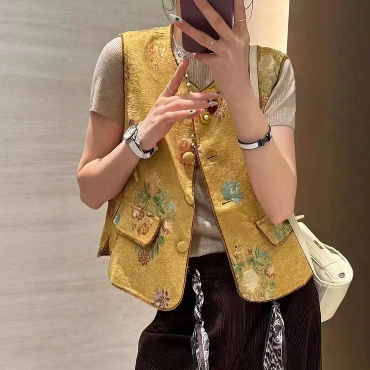 

2025 New Chinese Style Traditional Retro Waistcoat Vest High-Grade Beautiful Western Top