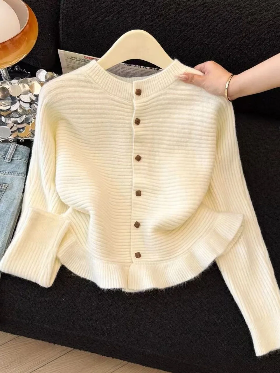 

Soft Style Knitted Short Cardigan Women's Fashion Slim Fit Single Button Wood Design Autumn Winter Warm Casual Sweater