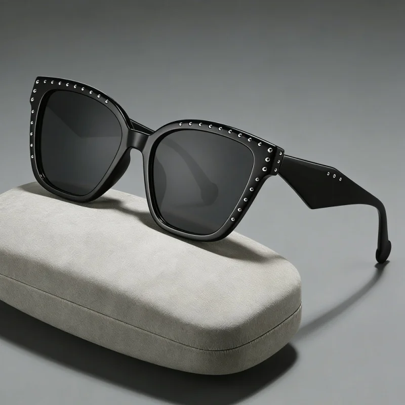 

New Large-Frame Square Women's Fashion Sunglasses Diamond-Studded Unique Trend UV400 Sun Glasses Outdoor Travel Eyewear