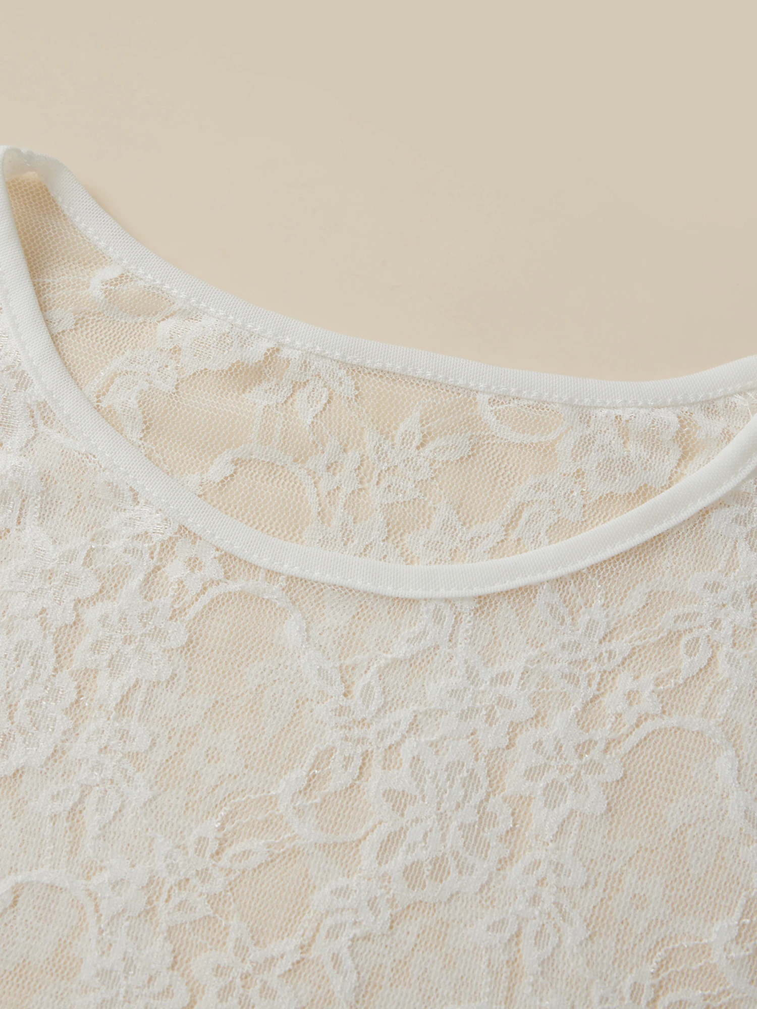 

Women s Elegant Floral Lace Long Sleeve Round Neck Fit T-shirt for Spring and Autumn Wear