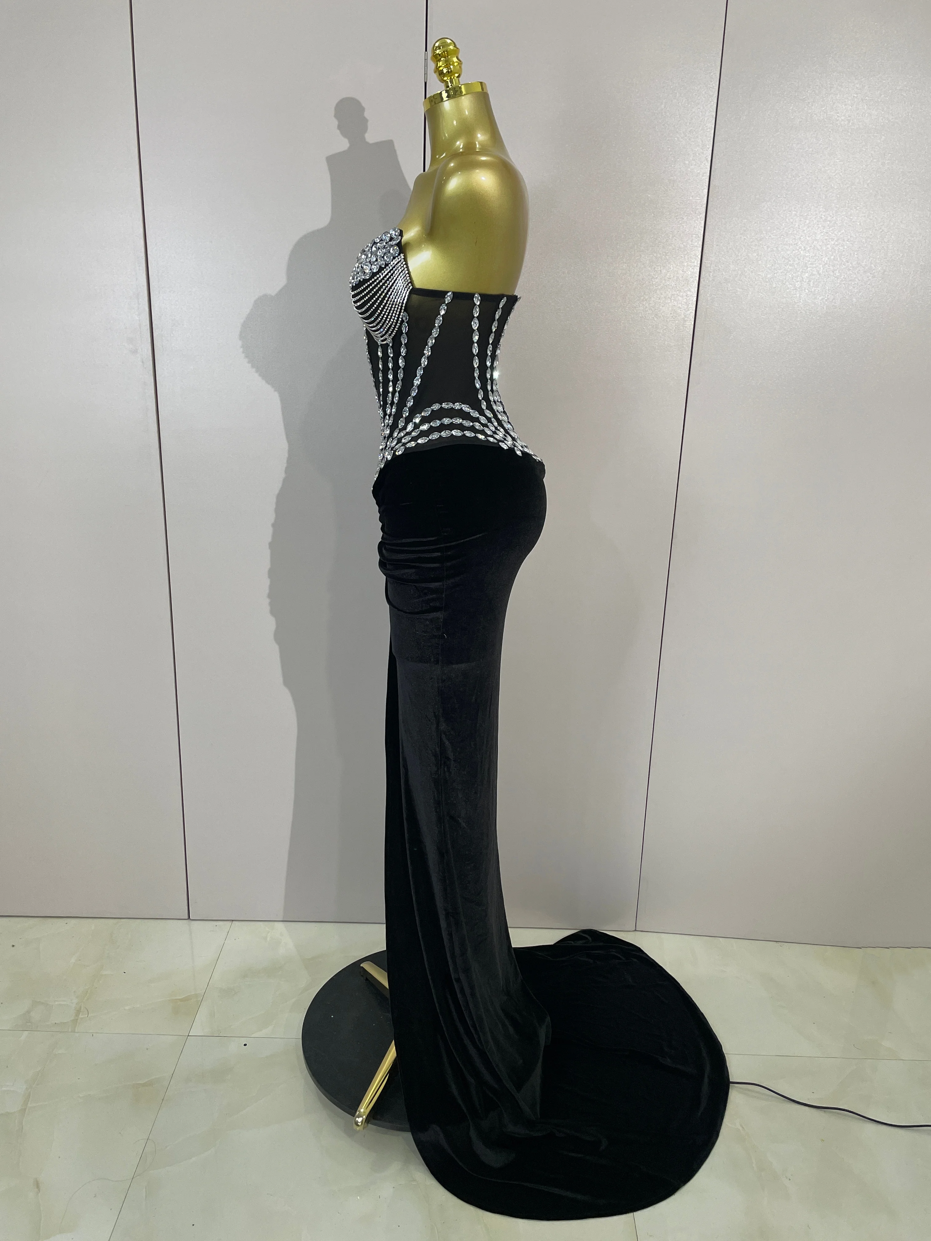 Luxury Sparkly Rhinestones Mesh Sexy Split Velvet Long Dress With Gloves Birthday Celebrate Wedding Gown Stage Photo Shoot Wear