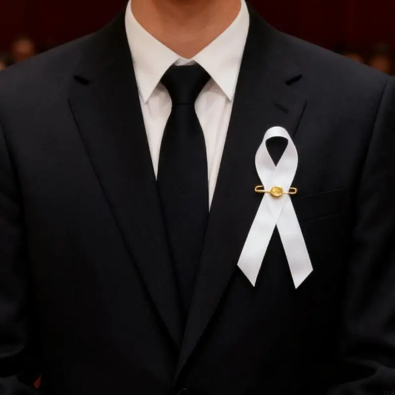 بروش Y3NE باللونين الأسود والأبيض للمناسبات التذكارية وتزيين القميص